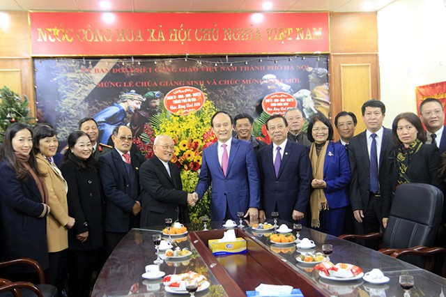 Chủ tịch HĐND TP Nguyễn Ngọc Tuấn chúc mừng Ủy ban Đoàn kết Công giáo Việt Nam TP Hà Nội 